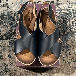 NIB Clark’s Leather Slip-On Wedge Sandals -Auriel size 8.5W